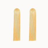 Lange goldene Quasten-Ohrringe (Tassel Earrings) aus vielen feinen Kettengliedern.
