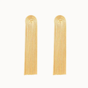 Lange goldene Quasten-Ohrringe (Tassel Earrings) aus vielen feinen Kettengliedern.