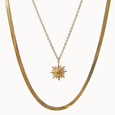 Zweilagiges Goldkettenset mit Sonnenanhänger und Snake-Chain – Lumera Sun Set.